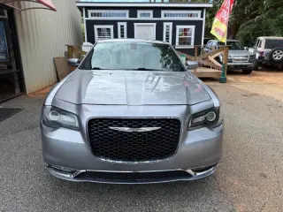 Chrysler 300 2018