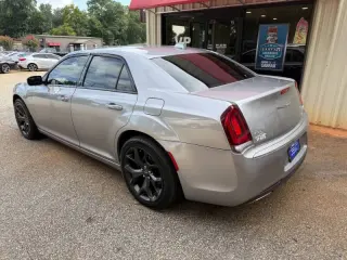 Chrysler 300 2018