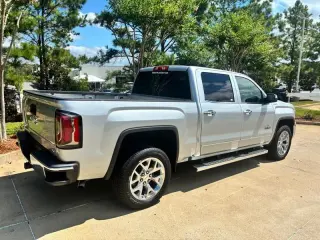 2018 GMC Sierra 1500 SLT Crew Cab Long Box 4WD