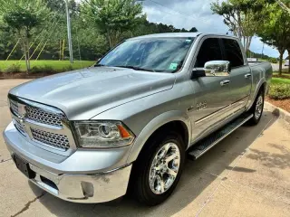 2017 RAM 1500 Laramie Crew Cab SWB 2WD
