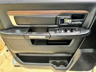 2017 RAM 1500 Laramie Crew Cab SWB 2WD