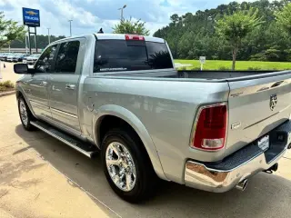 2017 RAM 1500 Laramie Crew Cab SWB 2WD