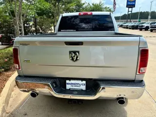 2017 RAM 1500 Laramie Crew Cab SWB 2WD