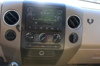 2005 Ford F-150 Reg Cab 126" STX