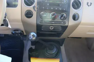 2005 Ford F-150 Reg Cab 126" STX