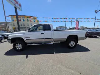 2000 Dodge Ram 2500 SLT  4WD