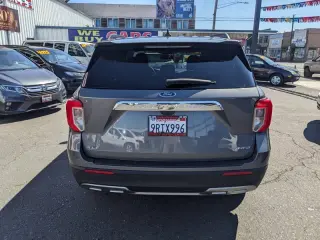 2023 Ford Explorer XLT  AWD