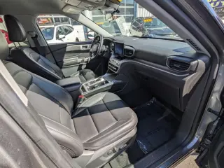 2023 Ford Explorer XLT  AWD