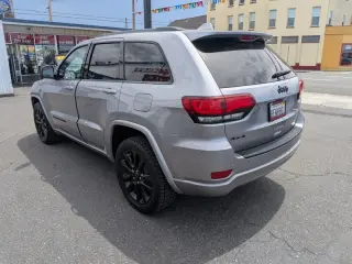 2018 Jeep Grand Cherokee Altitude  4WD