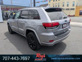 2018 Jeep Grand Cherokee Altitude  4WD
