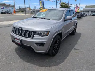 2018 Jeep Grand Cherokee Altitude  4WD