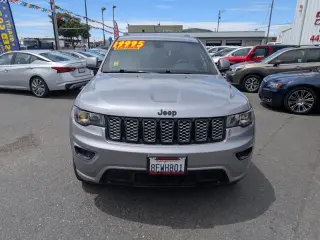 2018 Jeep Grand Cherokee Altitude  4WD