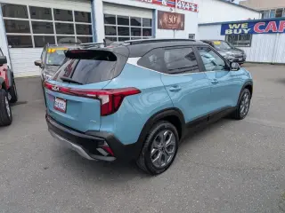 2024 Kia Seltos S  AWD