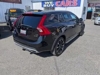 2016 Volvo V60 Cross Country T5 Platinum  AWD