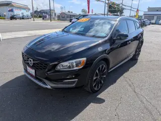 2016 Volvo V60 Cross Country T5 Platinum  AWD
