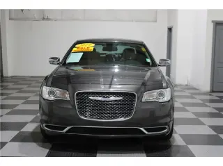 2019 Chrysler 300