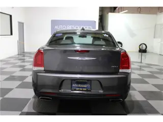 2019 Chrysler 300