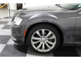 2019 Chrysler 300