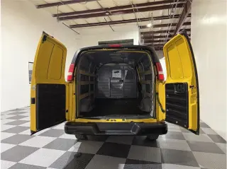 2018 GMC Savana Cargo Van