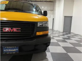 2018 GMC Savana Cargo Van