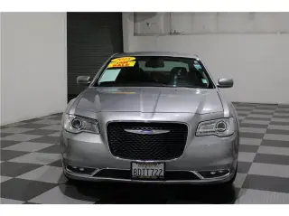 2018 Chrysler 300