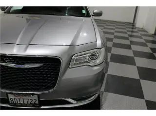 2018 Chrysler 300
