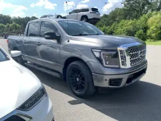 2019 NISSAN TITAN SV