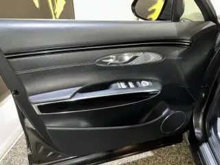 2025 Genesis GV70