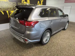 2022 Mitsubishi Outlander PHEV