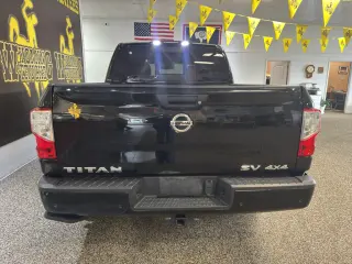 2021 Nissan Titan