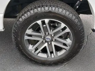 Ford F-150 2021 4x4 XL 4dr SuperCrew 5.5 ft. SB