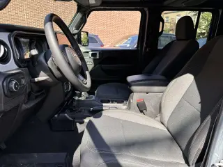 Jeep Wrangler 2024 4x4 Sport 4dr SUV