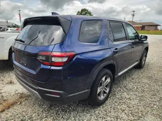 Honda Pilot 2023 EX-L 4dr SUV w/Rear Captain's Chairs