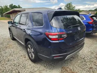 Honda Pilot 2023 EX-L 4dr SUV w/Rear Captain's Chairs