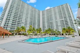 Propiedad en alquiler con 2 dormitorios y 2 baños en Sunny Isles Beach