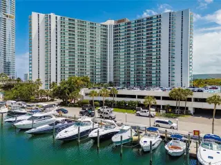 Propiedad en alquiler con 2 dormitorios y 2 baños en Sunny Isles Beach