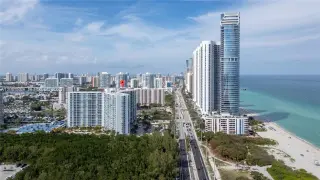 Propiedad en alquiler con 2 dormitorios y 2 baños en Sunny Isles Beach