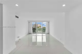 Propiedad en alquiler con 2 dormitorios y 2 baños en Sunny Isles Beach