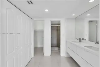 Propiedad en alquiler con 2 dormitorios y 2 baños en Sunny Isles Beach