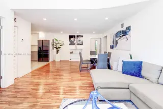 Propiedad en alquiler con 3 dormitorios y 2 baños en Miami.