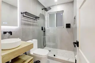 Propiedad en alquiler con 3 dormitorios y 2 baños en Miami.