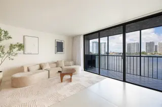 Propiedad en alquiler con 2 dormitorios y 2 baños en Sunny Isles Beach
