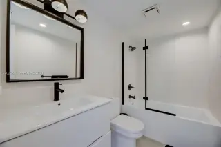 Propiedad en alquiler con 2 dormitorios y 2 baños en Sunny Isles Beach