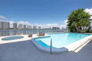 Propiedad en alquiler con 2 dormitorios y 2 baños en Sunny Isles Beach