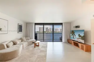Propiedad en alquiler con 2 dormitorios y 2 baños en Sunny Isles Beach