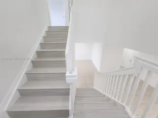 Propiedad en alquiler con 4 dormitorios y 2.5 baños en Miami.
