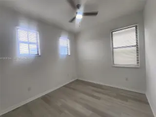 Propiedad en alquiler con 4 dormitorios y 2.5 baños en Miami.