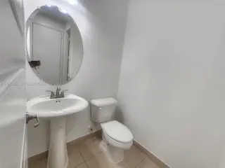 Propiedad en alquiler con 4 dormitorios y 2.5 baños en Miami.