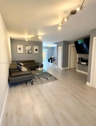 Propiedad en alquiler con 3 dormitorios y 2.5 baños en Miami