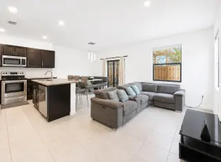 Propiedad en alquiler con 4 dormitorios y 3.5 baños en Miami.